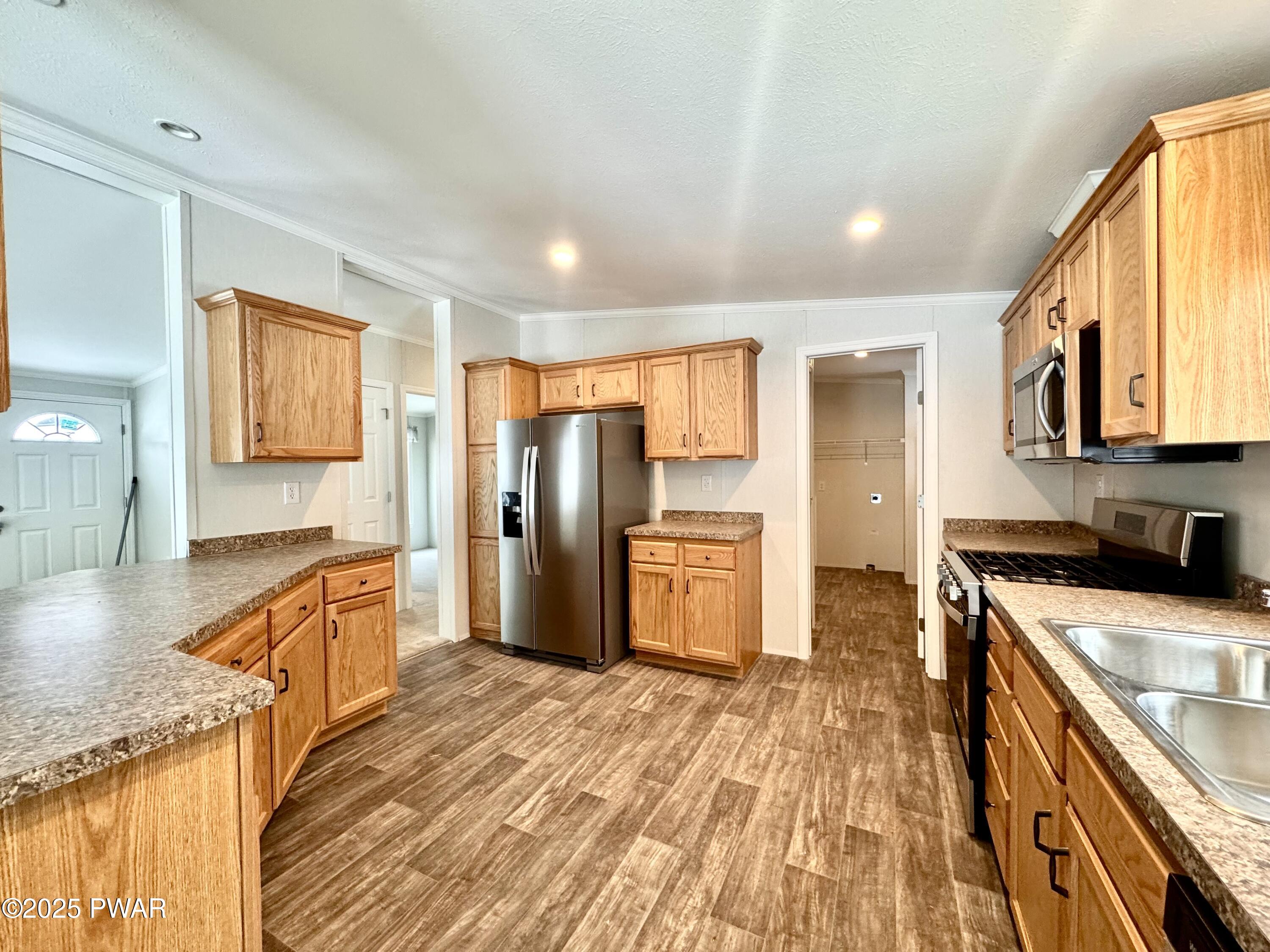 120 Middle Road Greentown, PA 18426 - Photo 11 of 32