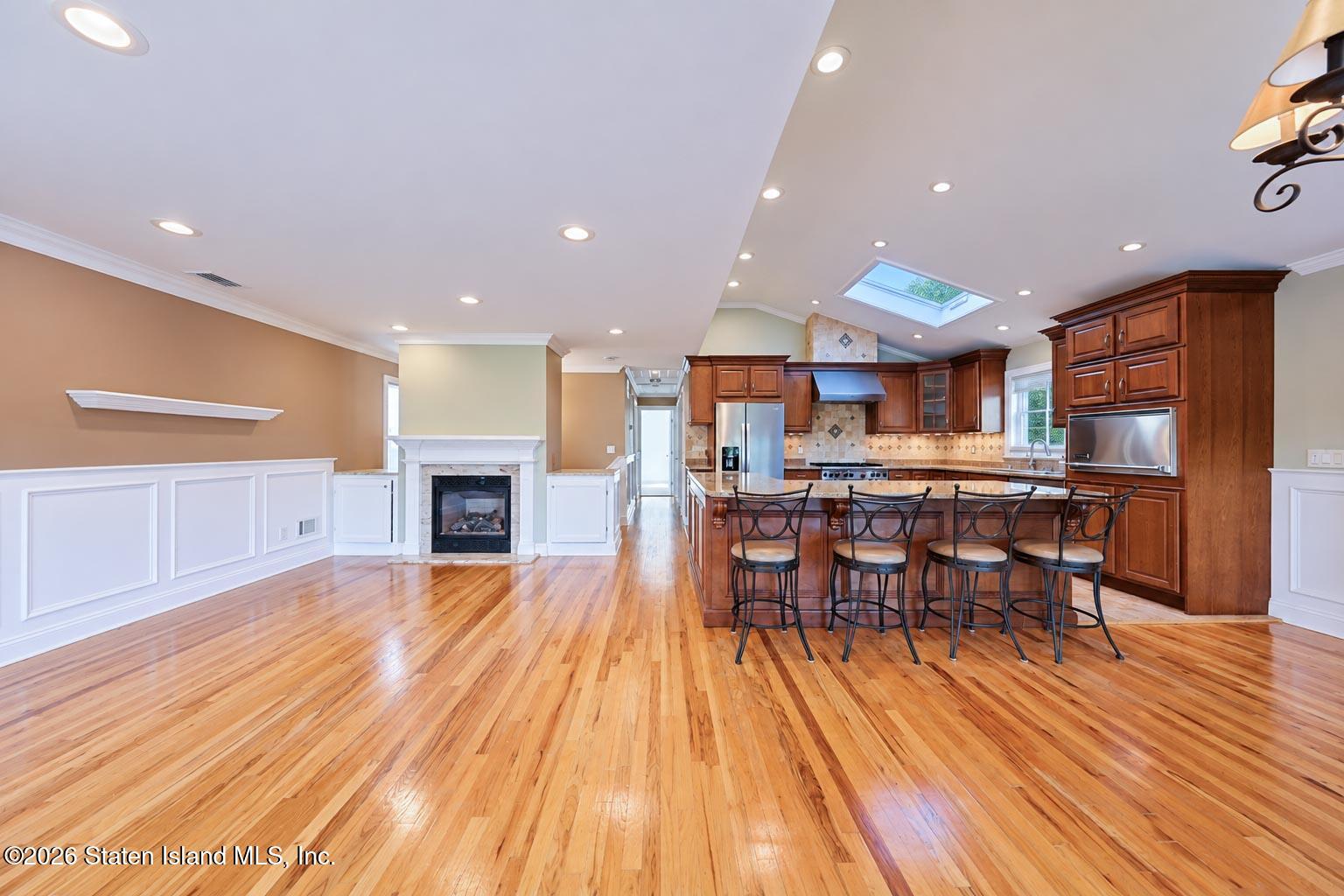 643 Rathbun Avenue Staten Island, NY 10312 - Photo 41 of 45 Living room