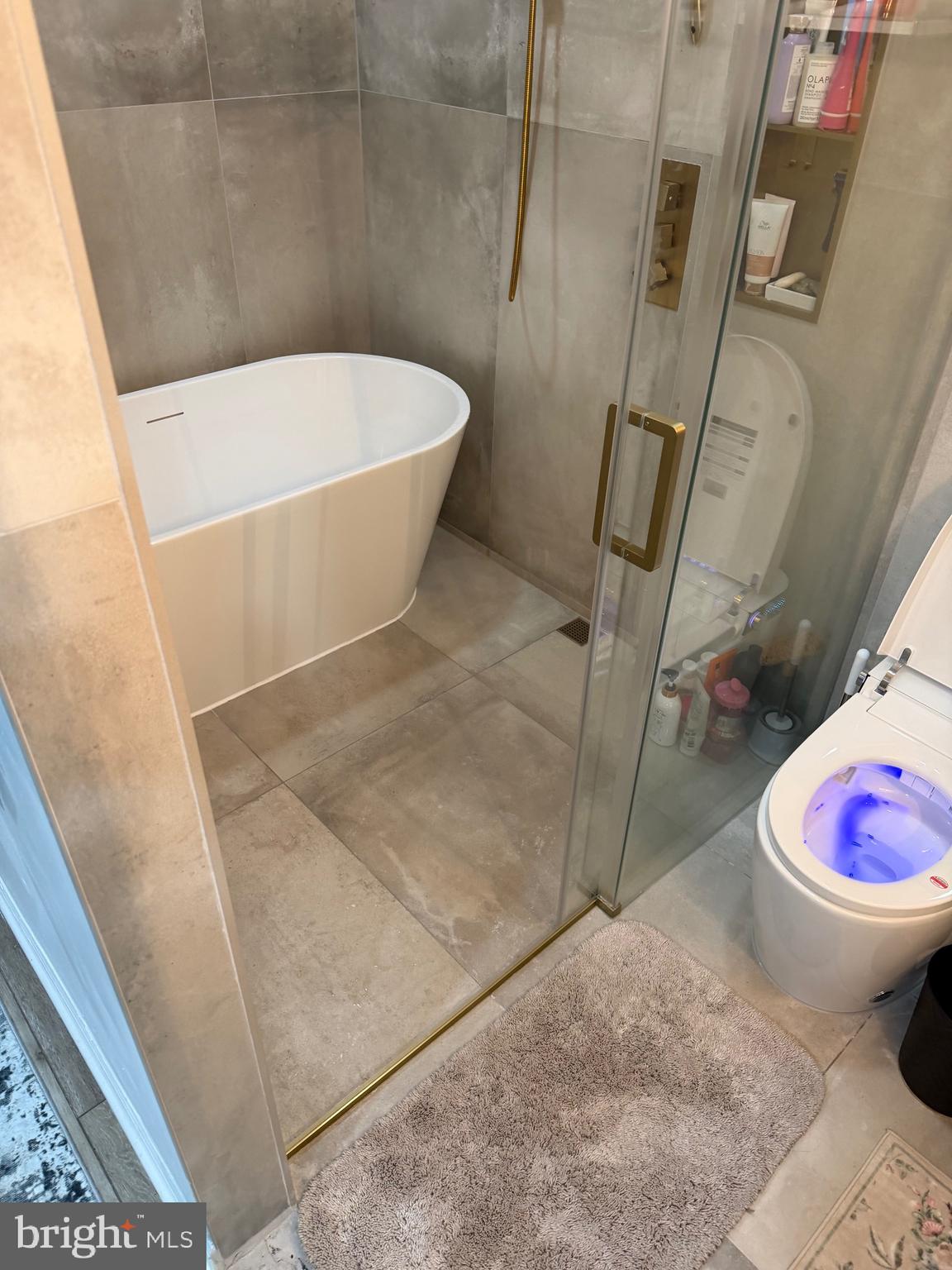 1801 Egg Harbor Road, Unit 712 Clementon, NJ 08021 - Photo 25 of 35 a bathroom with a sink and a toilet