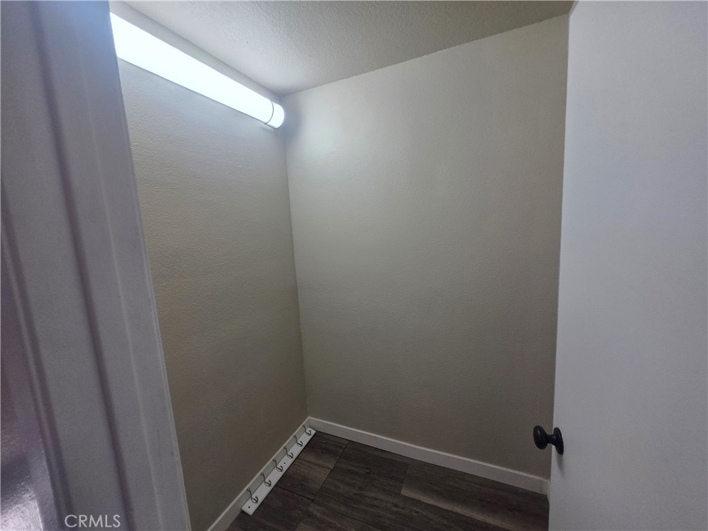 7800 Reagan Road Jurupa Valley, CA 92509 - Photo 19 of 32 Hallway closet
