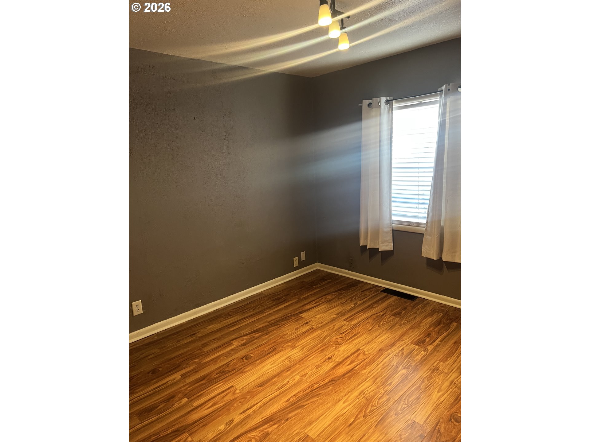 418 Northwest 9th Street Pendleton, OR 97801 - Photo 12 of 12 a view of empty room with window