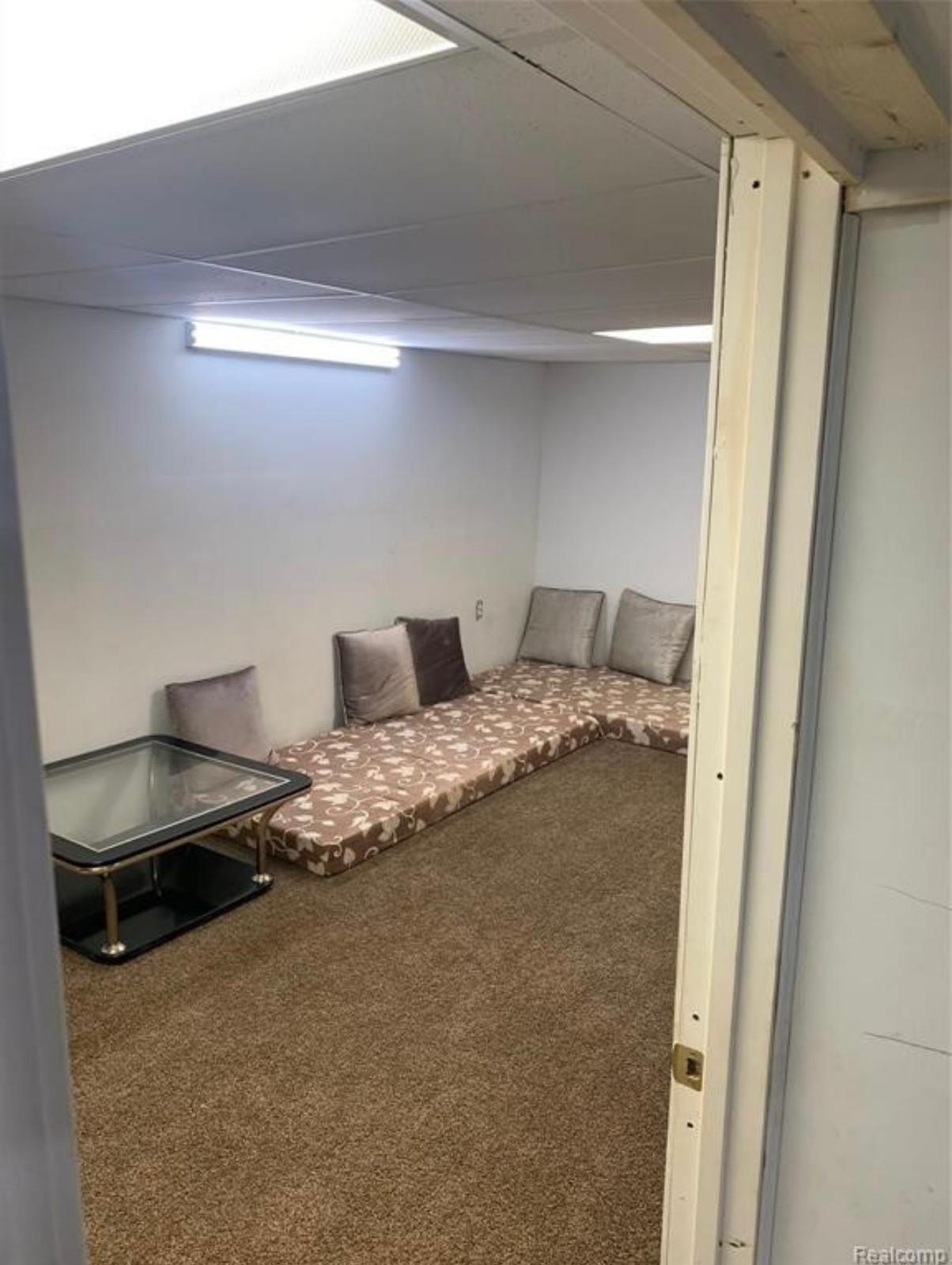 6775 Winthrop Street Detroit, MI 48228 - Photo 12 of 21 IMG_7428