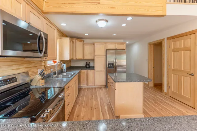 $1,200,000 | 2565 Highway 212, Woodstock, NY 12498