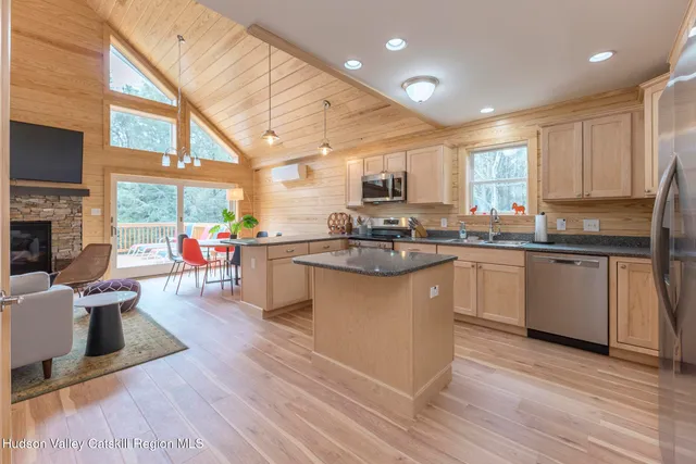 $1,200,000 | 2565 Highway 212, Woodstock, NY 12498