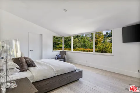 $2,395,000 | 19630 Rosita Street, Tarzana, CA 91356