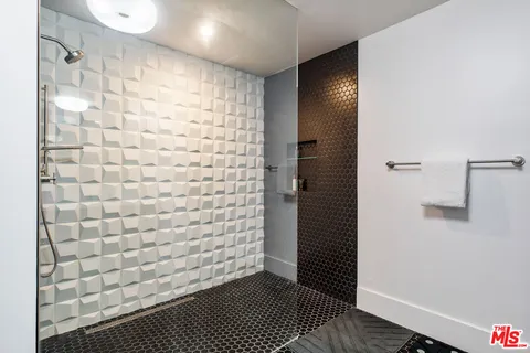 $2,395,000 | 19630 Rosita Street, Tarzana, CA 91356