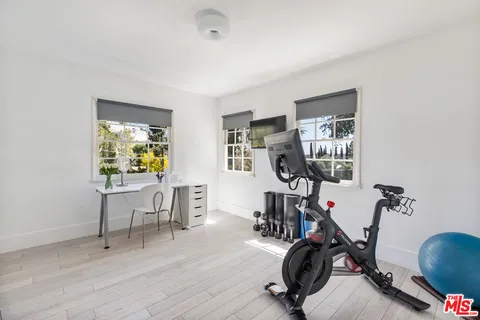 $2,395,000 | 19630 Rosita Street, Tarzana, CA 91356