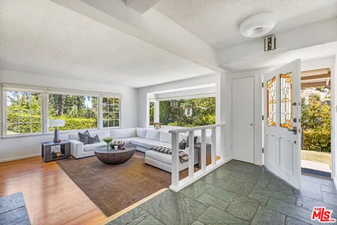 $2,395,000 | 19630 Rosita Street, Tarzana, CA 91356