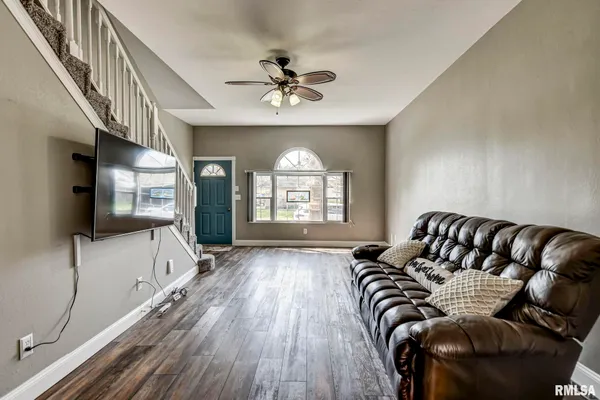 $175,000 | 230 Elm Street, Kincaid, IL 62540