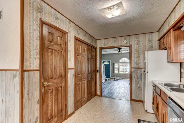 $175,000 | 230 Elm Street, Kincaid, IL 62540