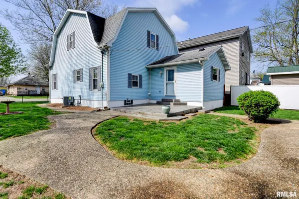$175,000 | 230 Elm Street, Kincaid, IL 62540