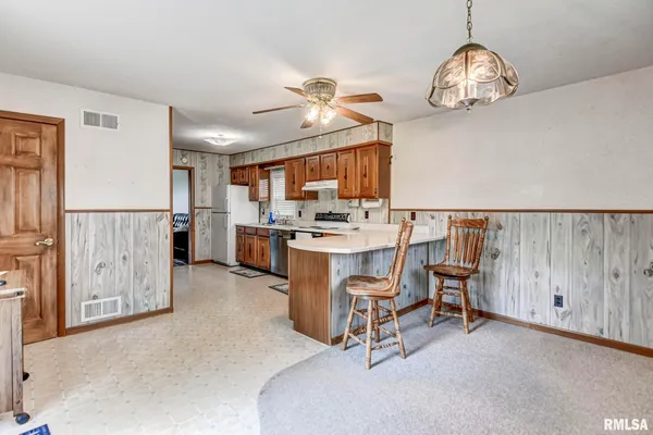 $175,000 | 230 Elm Street, Kincaid, IL 62540