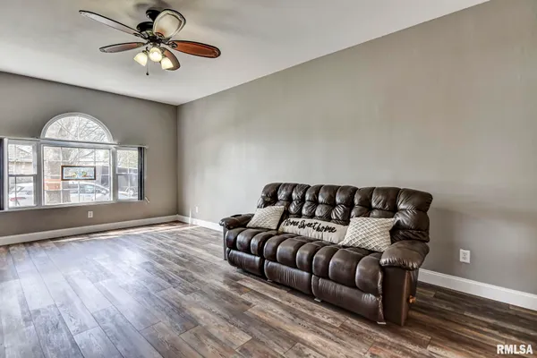 $175,000 | 230 Elm Street, Kincaid, IL 62540