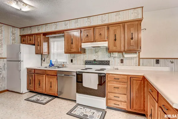 $175,000 | 230 Elm Street, Kincaid, IL 62540
