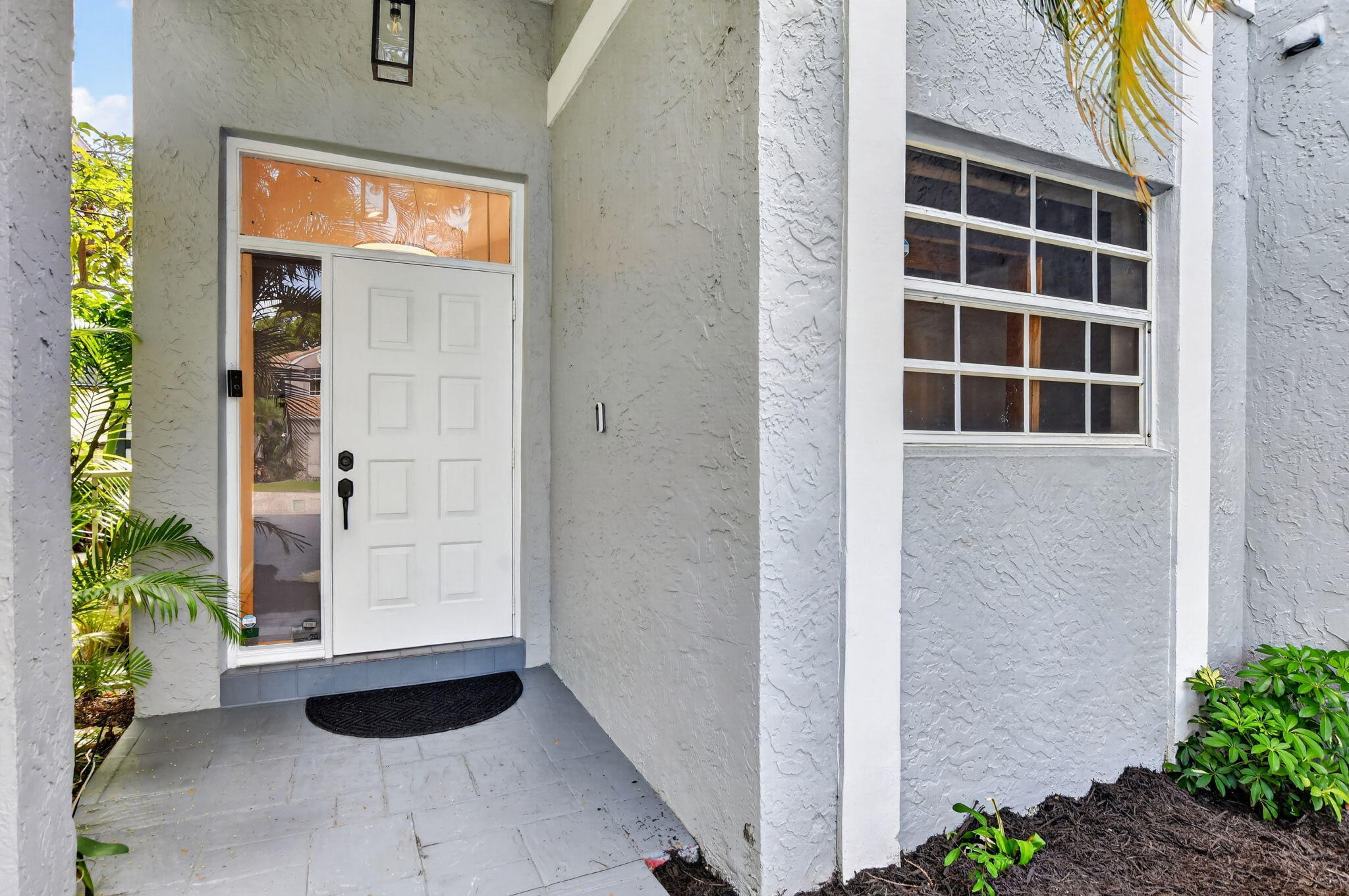 23338 La Vida Way Boca Raton, FL 33433 - Photo 4 of 52 Front entryway