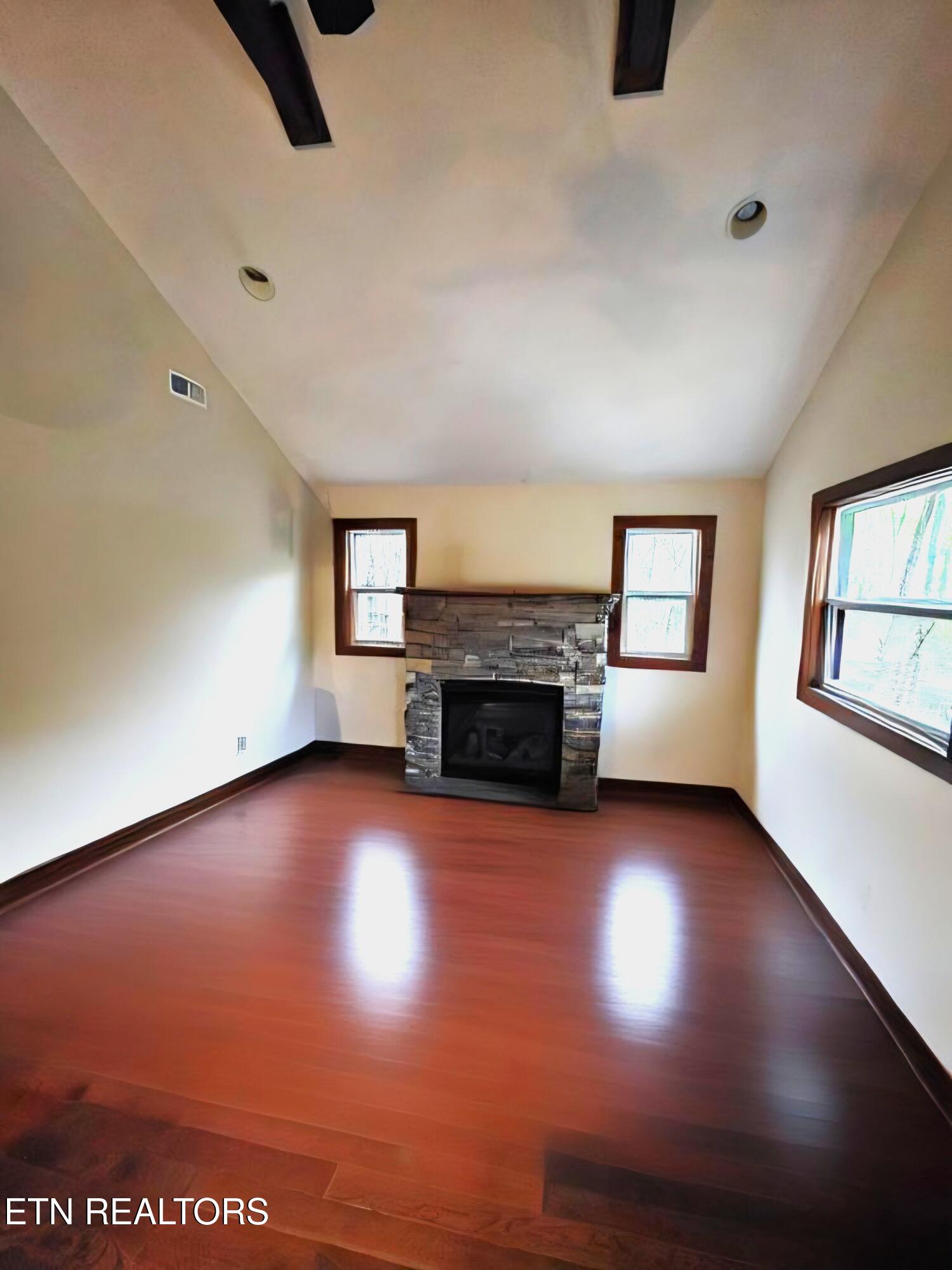 236-240 Long Branch Road Townsend, TN 37882 - Photo 9 of 47 Living Area