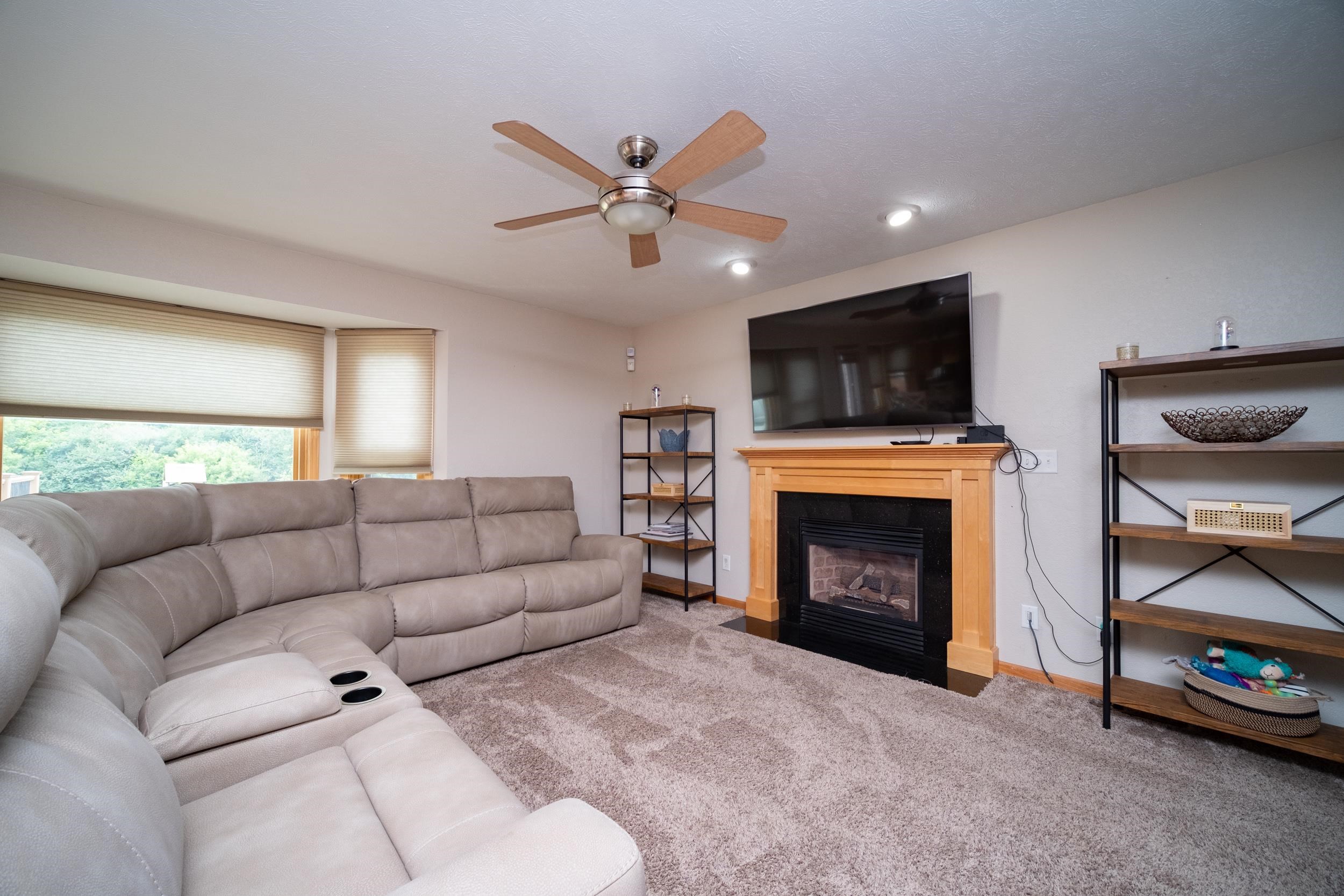 6787 Flower Hill Road Rockford, IL 61114 - Photo 17 of 44