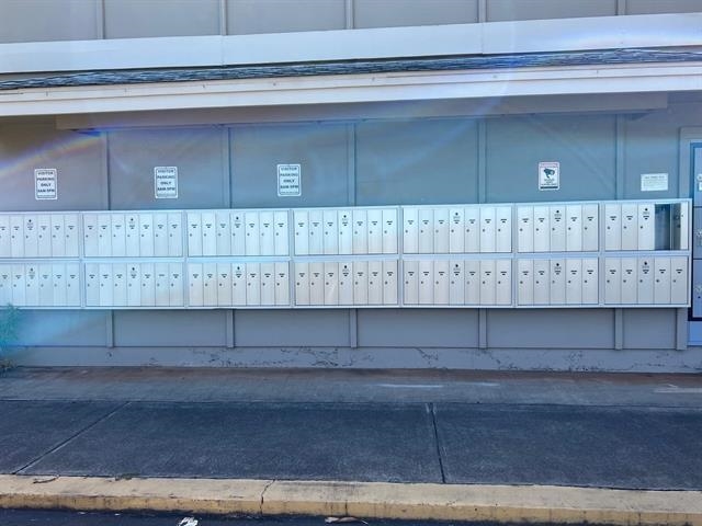 4435 Lower Honoapiilani Road, Unit 225 Lahaina, HI 96761 - Photo 20 of 35 a view of a living room