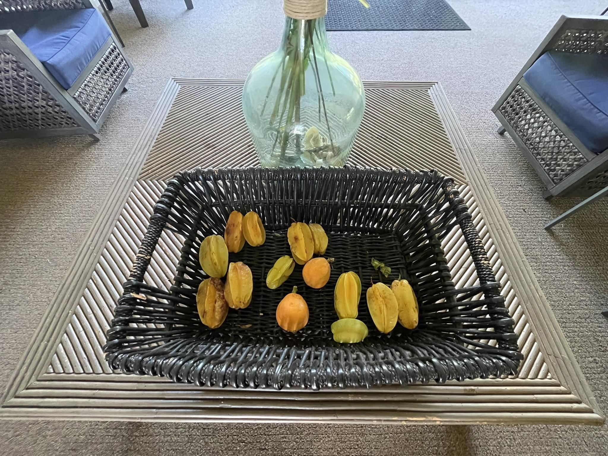 4435 Lower Honoapiilani Road, Unit 225 Lahaina, HI 96761 - Photo 6 of 35 a bathroom with a sink