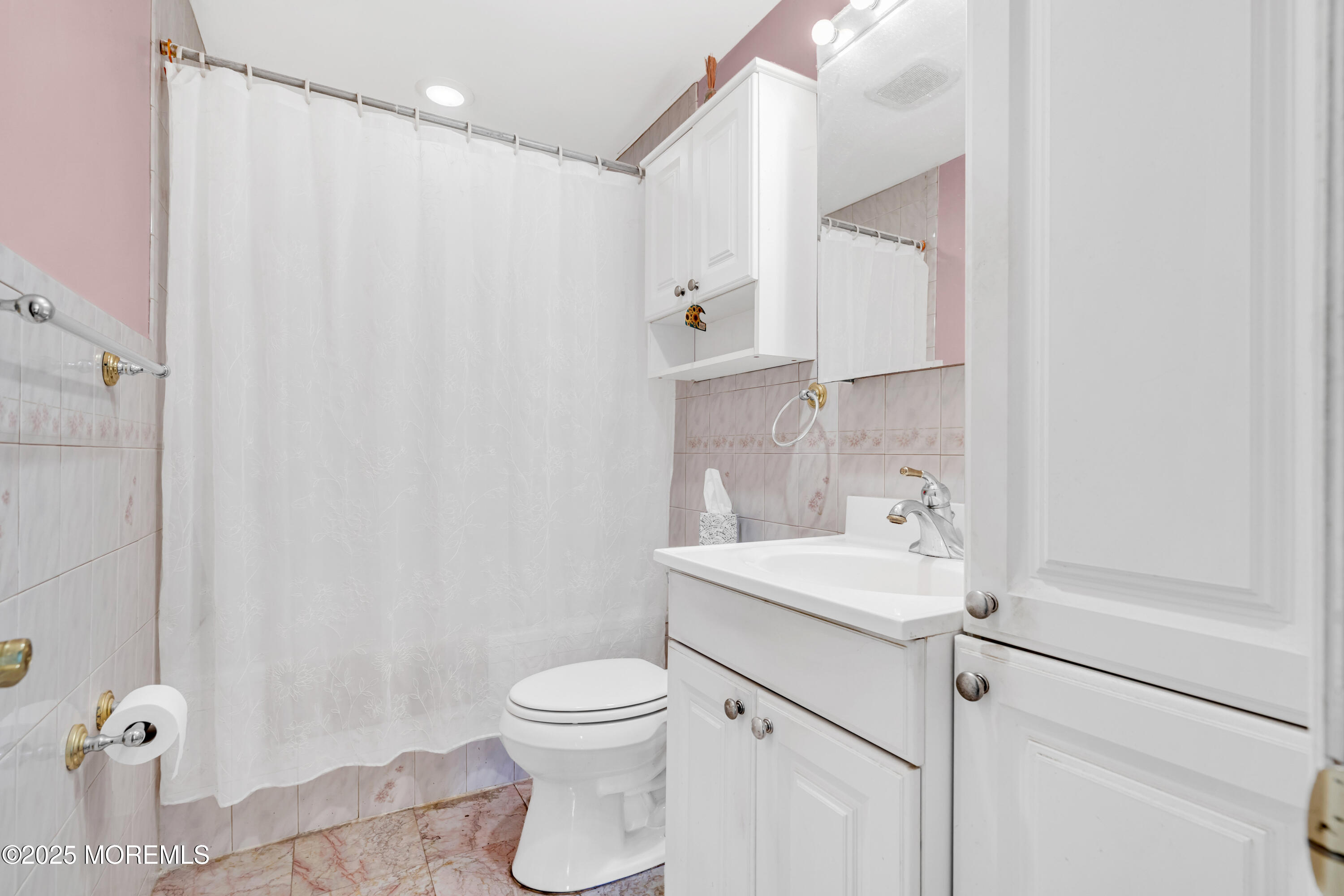 1420 Janet Place Wall, NJ 07719 - Photo 8 of 17 008_dsc03668-2_183