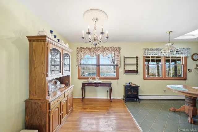 a view of a livingroom with furniture