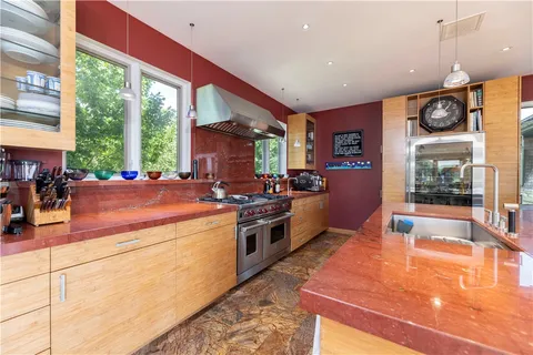 $4,950,000 | 43 Avondale Road, Westerly, RI 02891