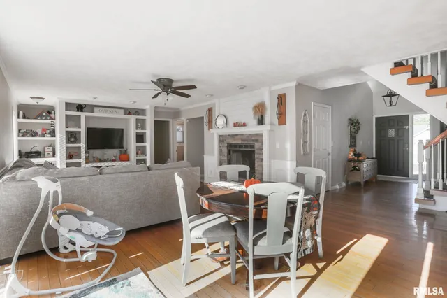 $284,000 | 1604 El Camino Drive, Pekin, IL 61554