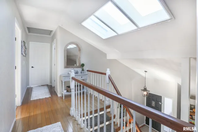 $284,000 | 1604 El Camino Drive, Pekin, IL 61554