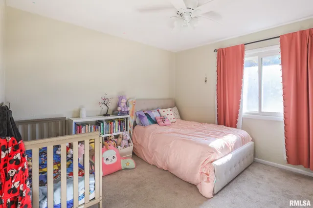 $284,000 | 1604 El Camino Drive, Pekin, IL 61554