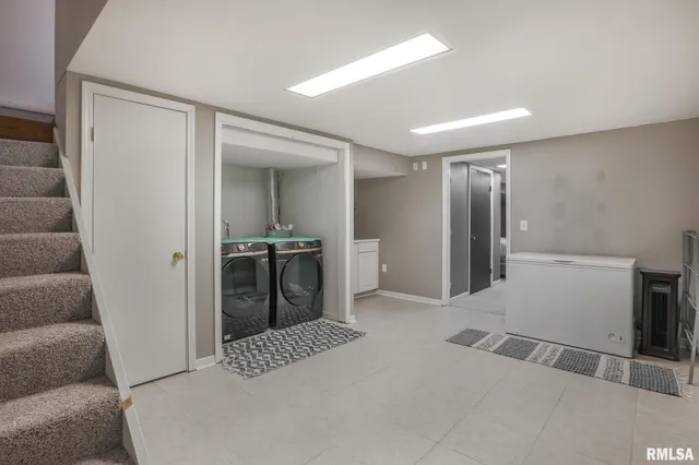 $284,000 | 1604 El Camino Drive, Pekin, IL 61554