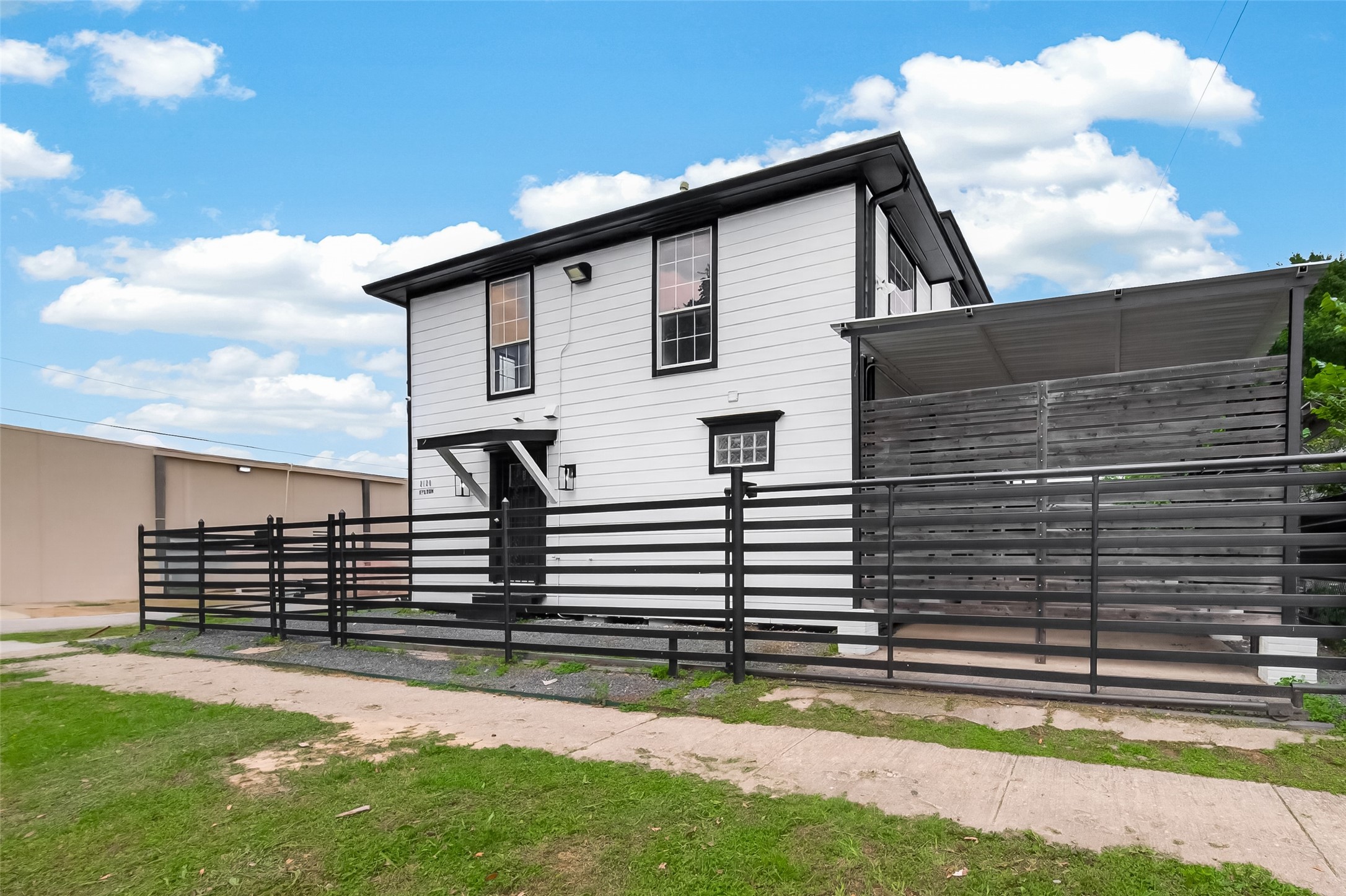 2120 Fulton Street Houston, TX 77009 - Photo 3 of 43
