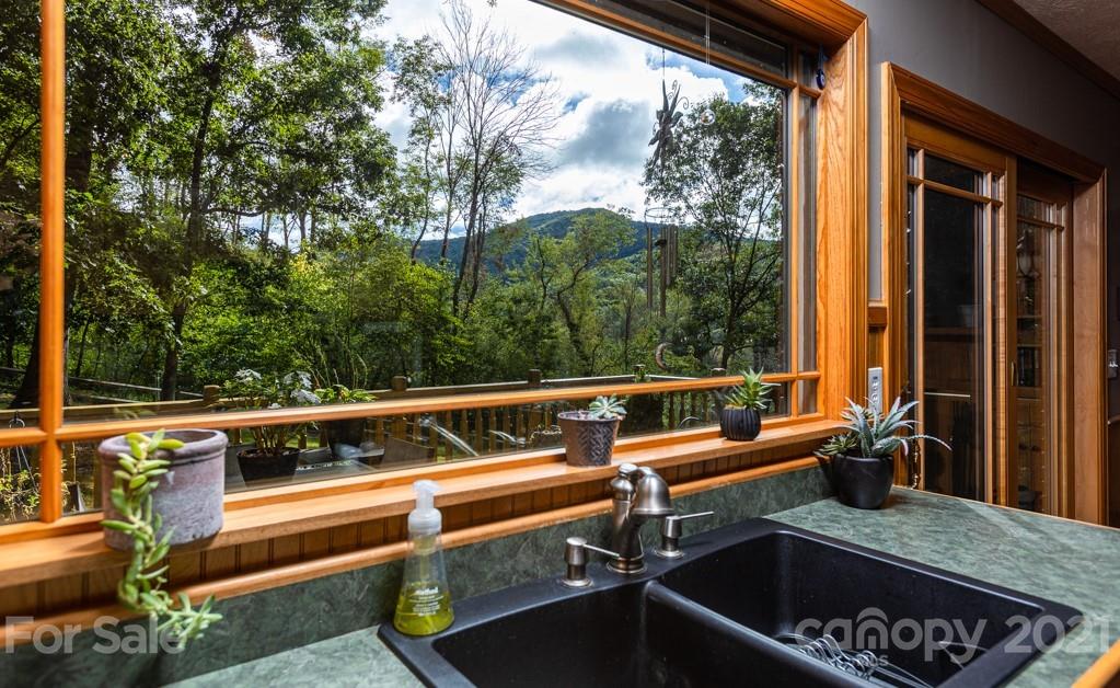 33 Beaver Valley Road Asheville, NC 28804 - Photo 1 of 36 Gallery Image 1