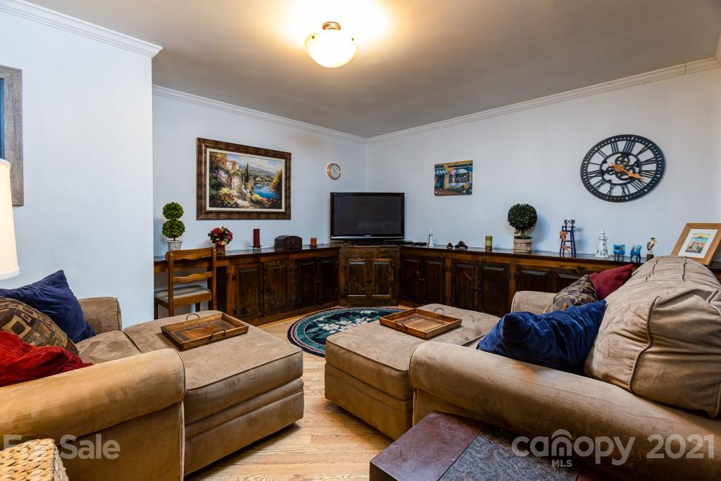 33 Beaver Valley Road Asheville, NC 28804 - Photo 28 of 36 Gallery Image 28