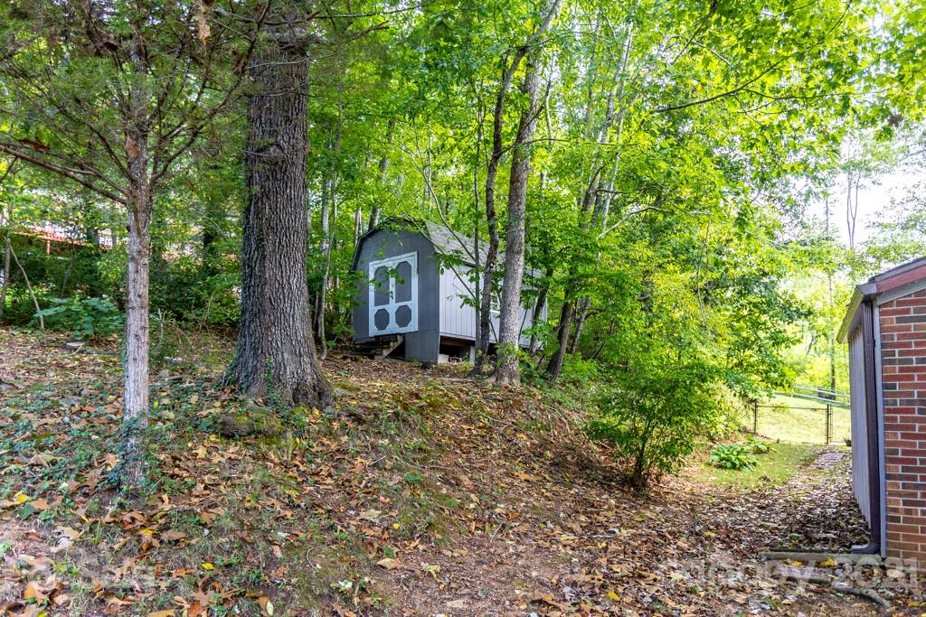 33 Beaver Valley Road Asheville, NC 28804 - Photo 35 of 36 Gallery Image 35