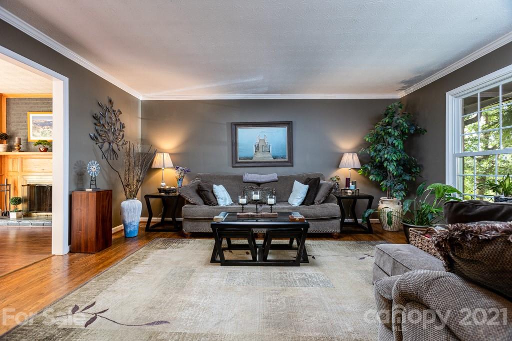 33 Beaver Valley Road Asheville, NC 28804 - Photo 9 of 36 Gallery Image 9