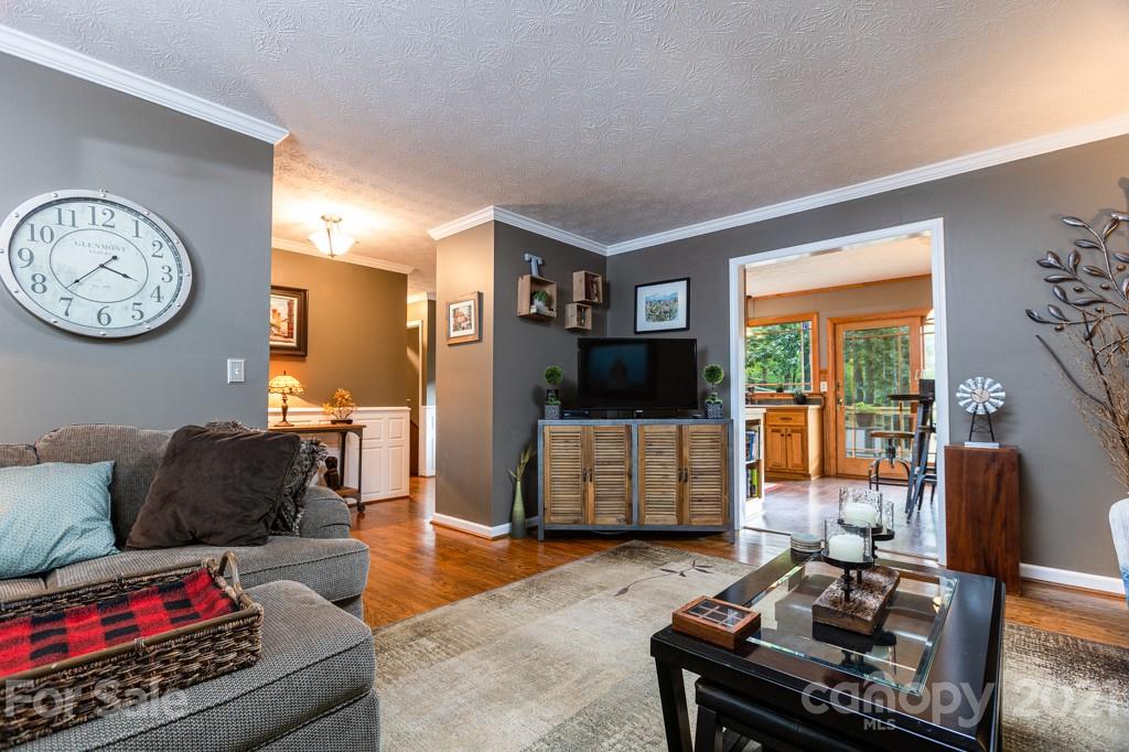 33 Beaver Valley Road Asheville, NC 28804 - Photo 10 of 36 Gallery Image 10