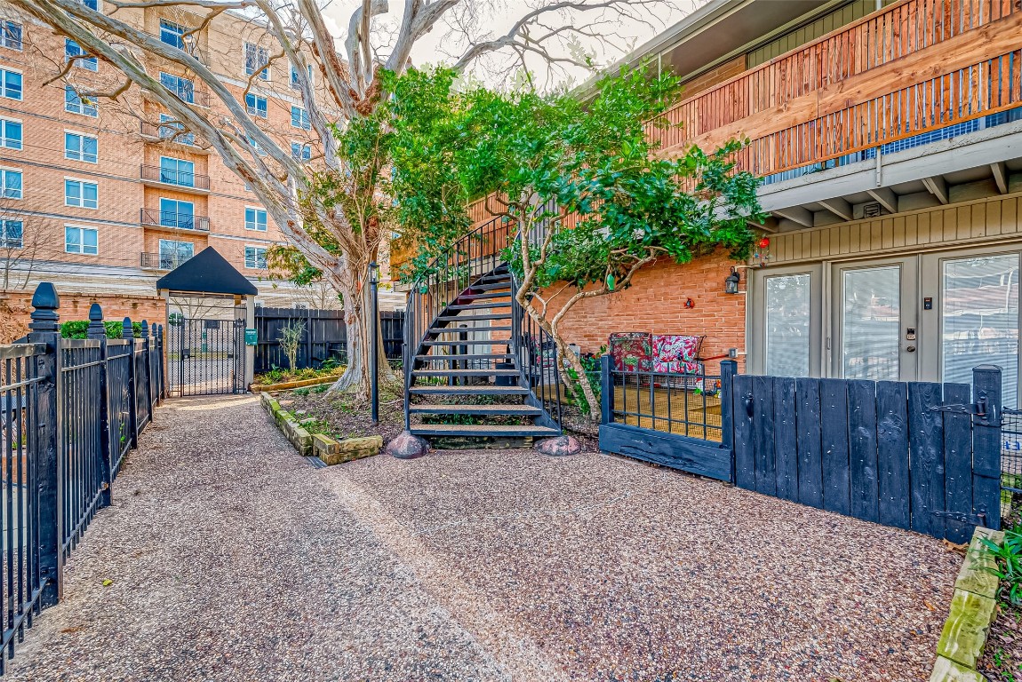 3934 West Alabama Street, Unit 4 Houston, TX 77027 - Photo 14 of 16