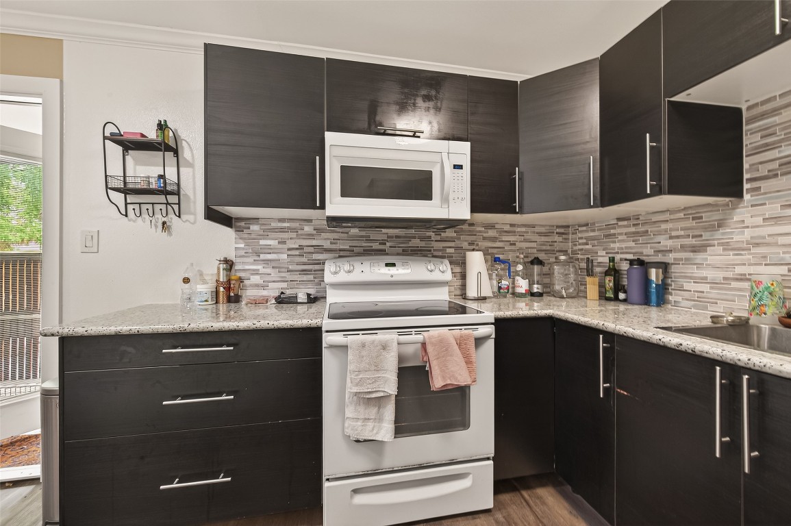 3934 West Alabama Street, Unit 4 Houston, TX 77027 - Photo 3 of 16