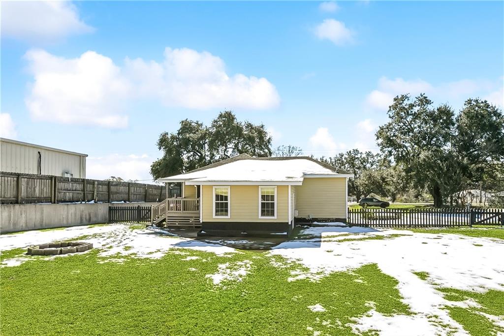 909 Bayou Road St. Bernard, LA 70085 - Photo 3 of 27