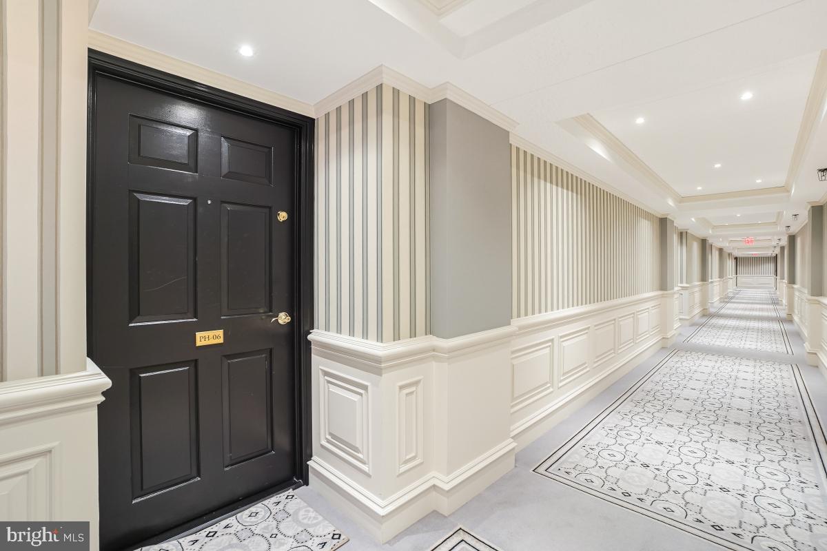 801 Pennsylvania Avenue Northwest, Unit PH06 Washington, DC 20004 - Photo 9 of 38 a view of entryway