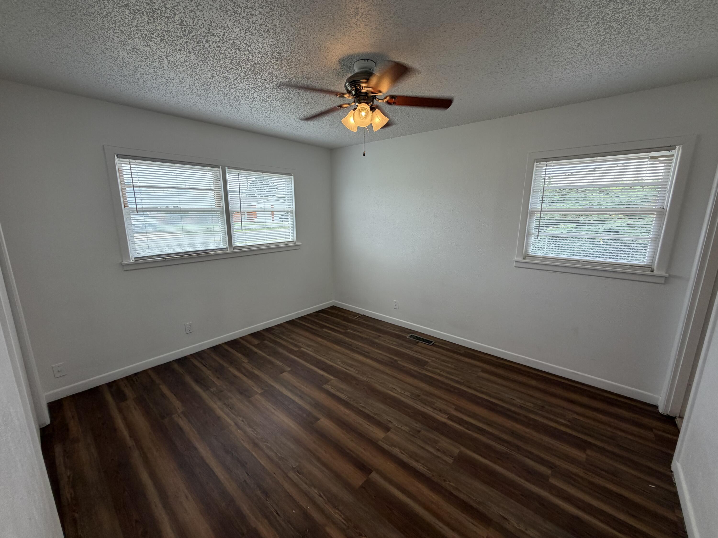 1336 60th Street Lubbock, TX 79412 - Photo 18 of 23 IMG_5077