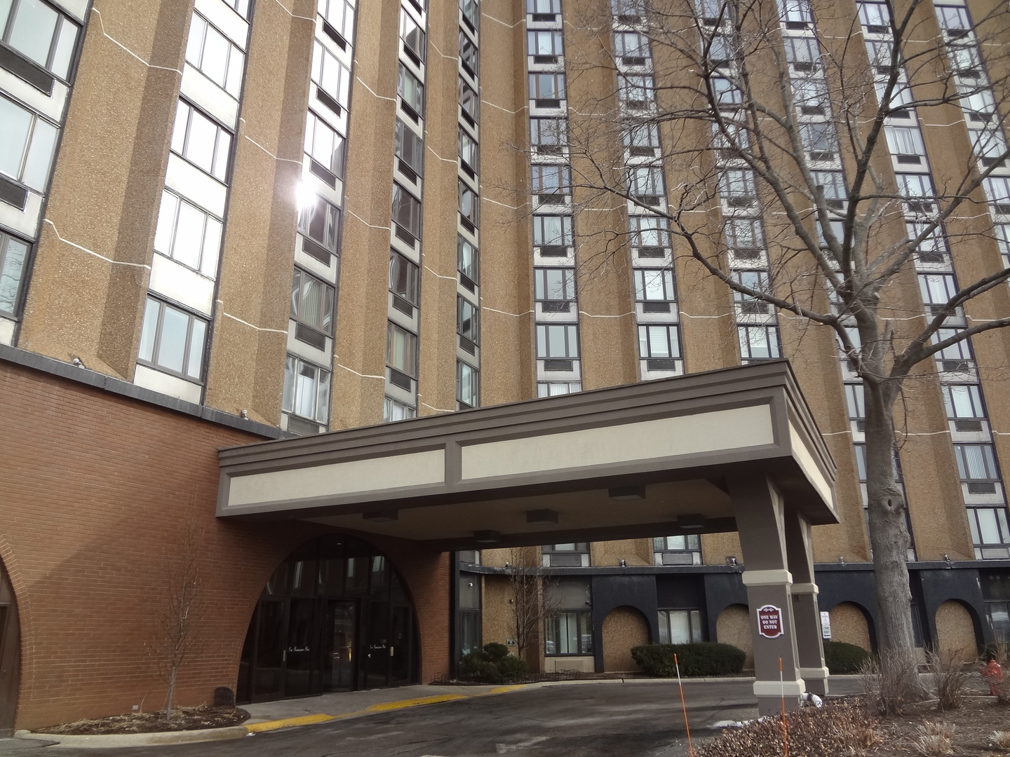1 Renaissance Place, Unit 905 Palatine, IL 60067 - Photo 2 of 21 front view of a building