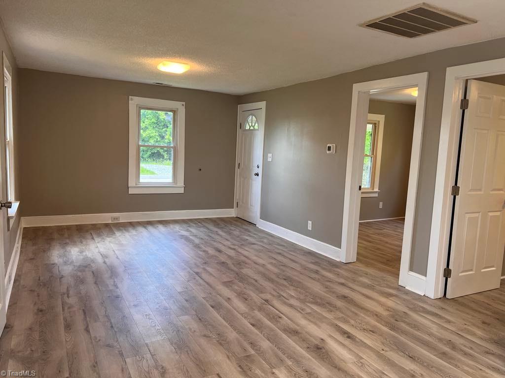 320 East Dalton Road King, NC 27021 - Photo 4 of 12 Gallery Image 4