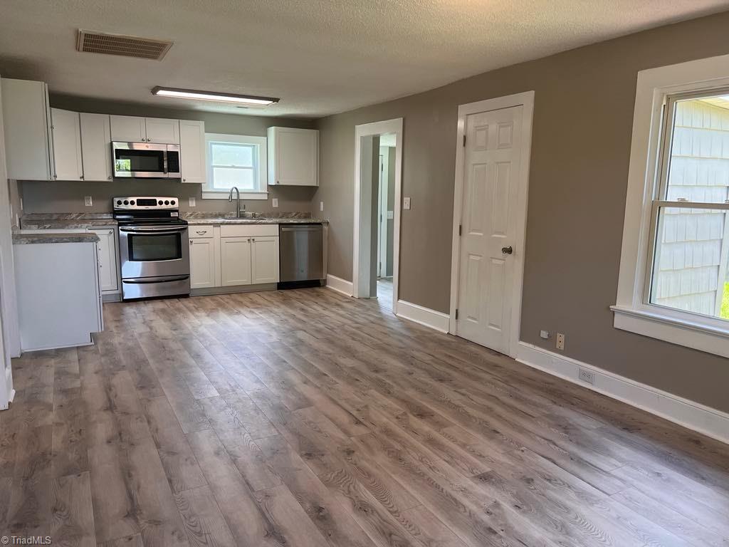 320 East Dalton Road King, NC 27021 - Photo 5 of 12 Gallery Image 5