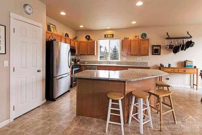 20892 Daniel Duke Way Bend, OR 97701 - Photo 3 of 18 Additional Photo