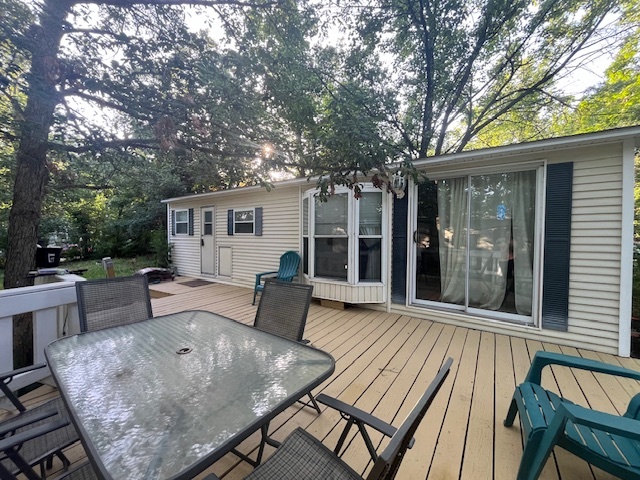 2795 East 28th Road Marseilles, IL 61341 - Photo 5 of 58 a view of a house with backyard and sitting area