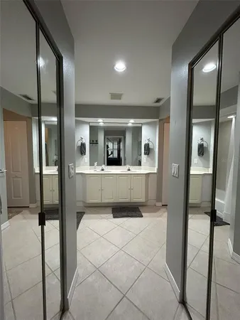 $4,000 | 3706 54th Drive West, Unit 204, Bradenton, FL 34210