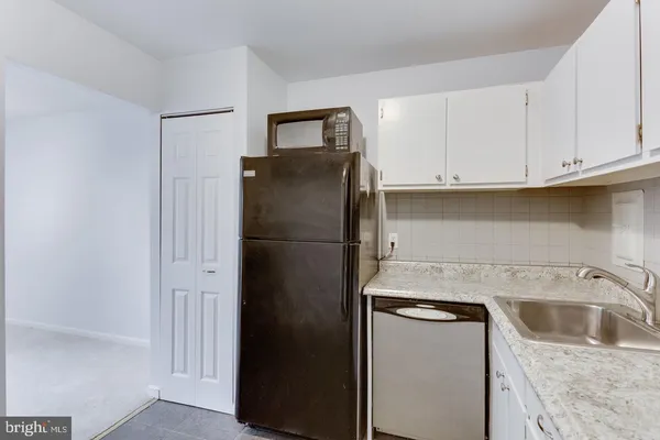 $1,750 | 26 Canterbury Square, Unit 202, Alexandria, VA 22304