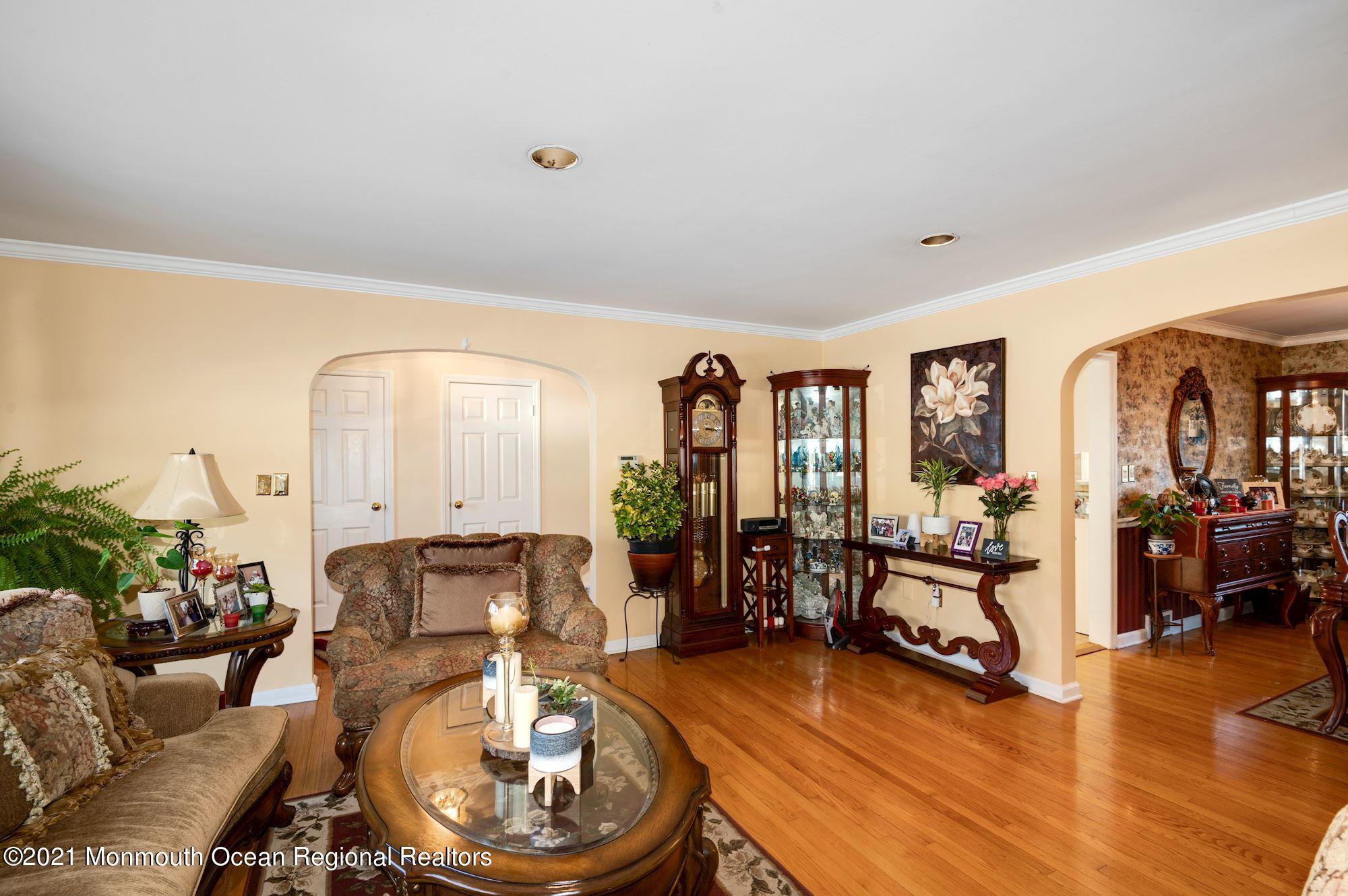 45 SilverWhite Road Little Silver, NJ 07739 - Photo 11 of 40 012_45_SilverWhite_Rd_321944_601986