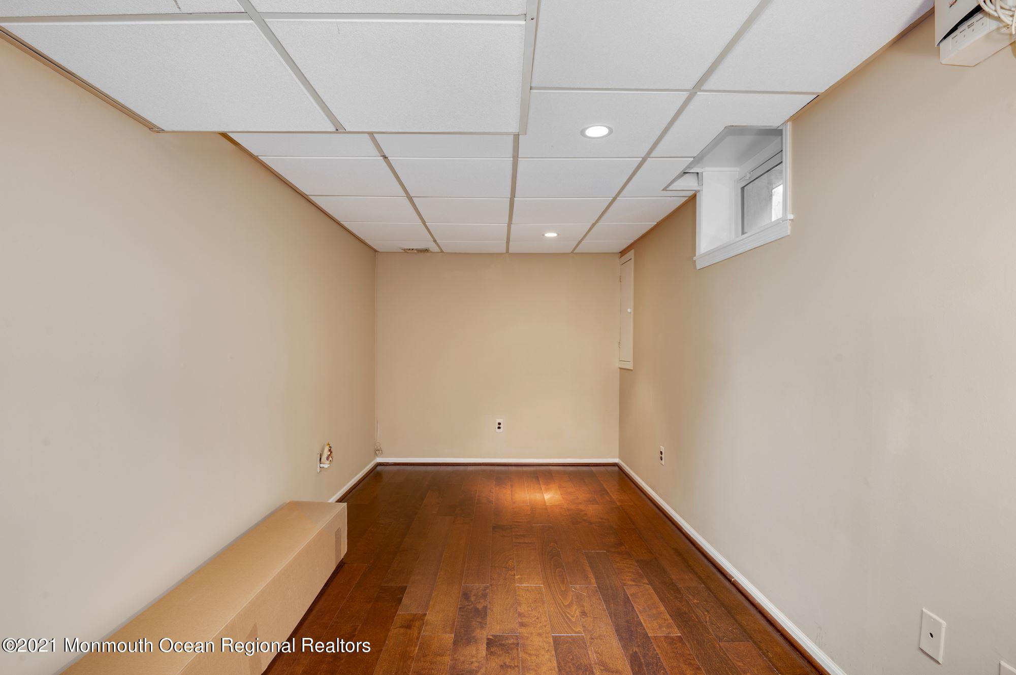45 SilverWhite Road Little Silver, NJ 07739 - Photo 21 of 40 035_45_SilverWhite_Rd_321944_601986